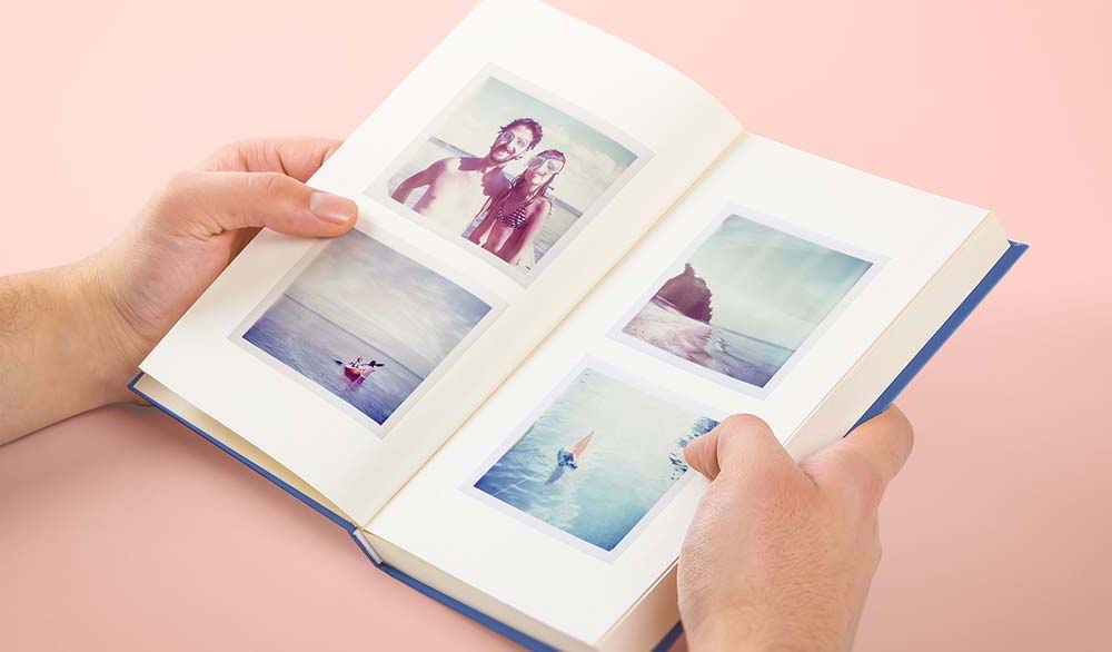 creating-a-memory-book-for-seniors-with-dementia